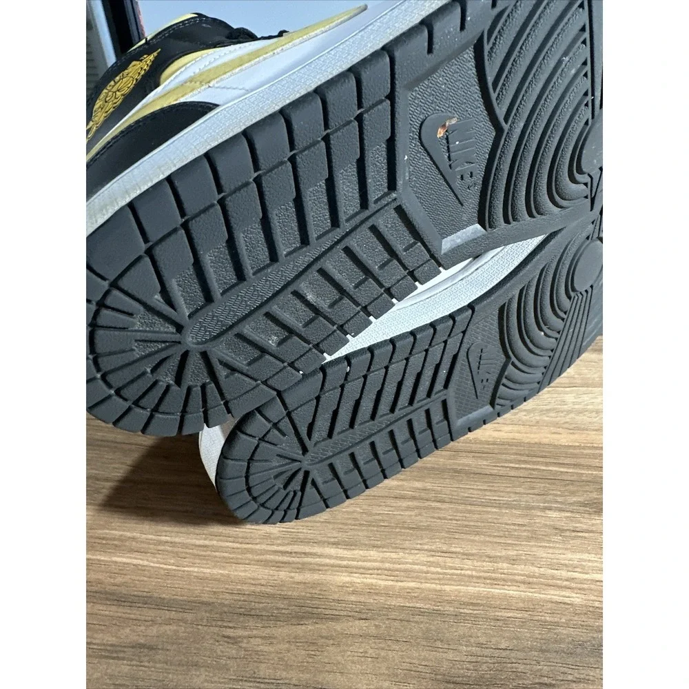 Size 11- Jordan 1 Mid Black University Gold 2021 With‎ Box